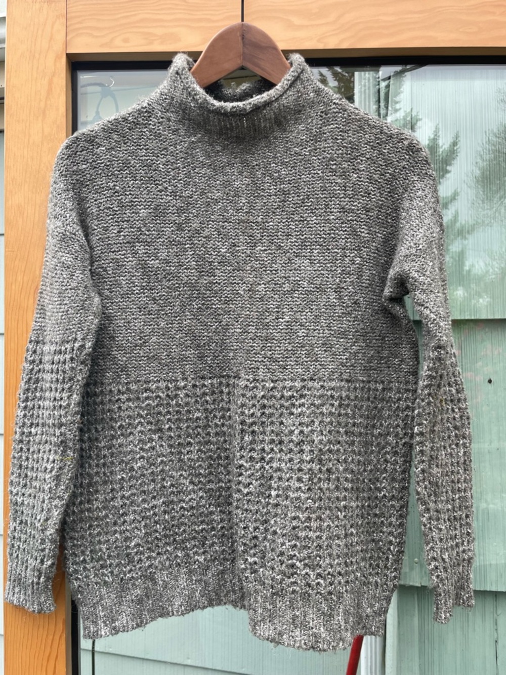 American Eagle Outfitters Graeen Gray Turtleneck Sweater